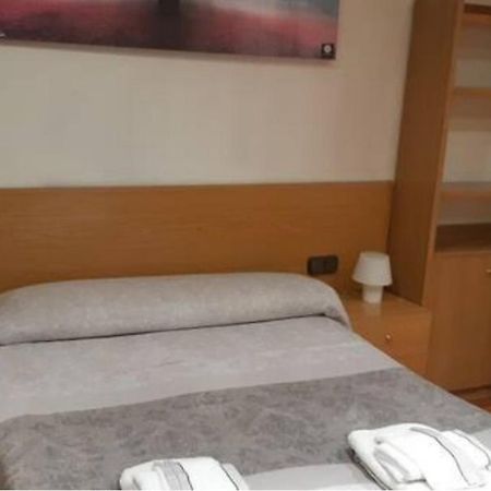 Precioso!! Apartamento En El Centro De Sabadell Apartman Kültér fotó